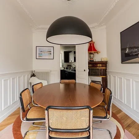 Veeve - Divine Heights Paris