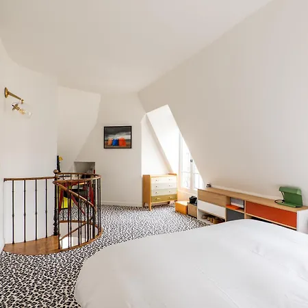 Veeve - Divine Heights * Paris