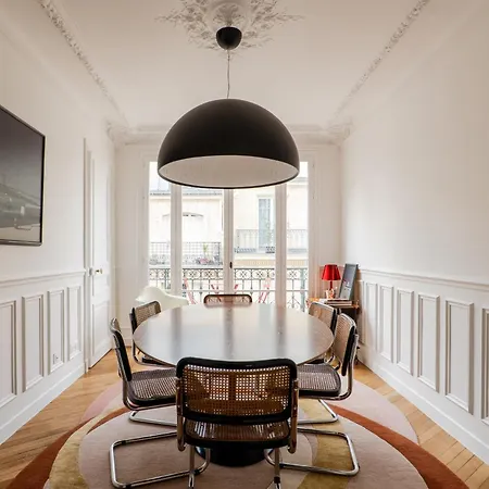 Veeve - Divine Heights Paris
